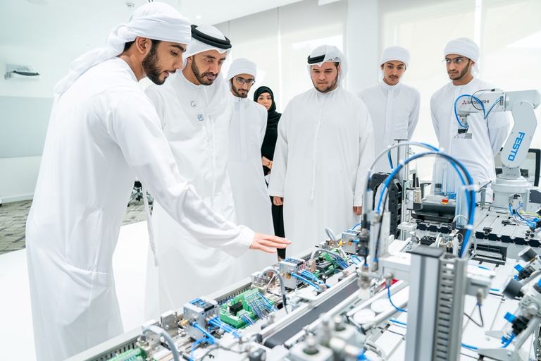 عبدالله بن زايد يدشن أول منطقة حرة إبداعية في كليات التقنية بدبي