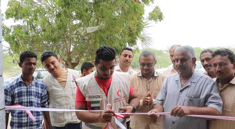 جانب من افتتاح الهلال الأحمر الإماراتي مركز البهادر الطبي