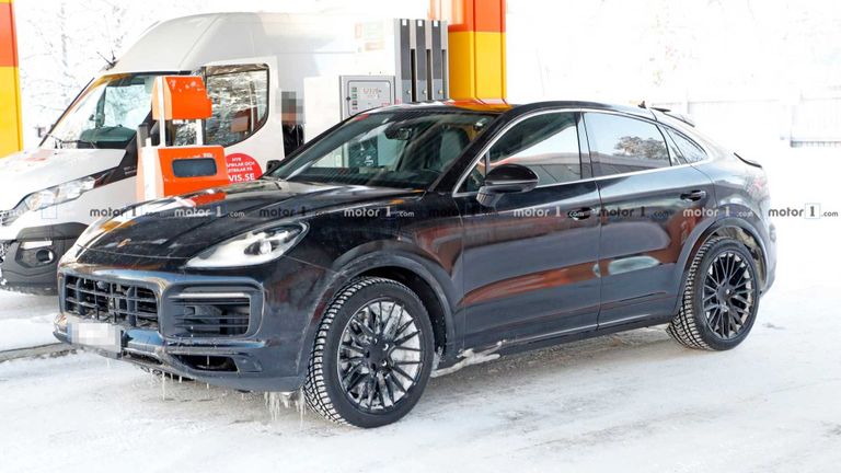 من اللقطات المسربة لطراز بورش Cayenne Coupé أثناء اختباره