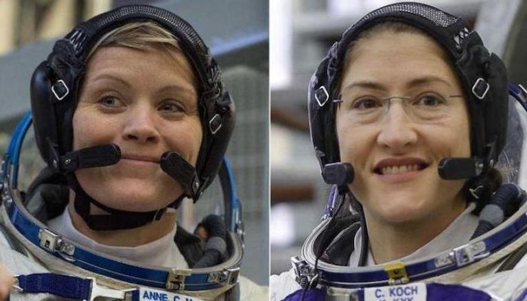 رائدتا الفضاء كريستينا كوخ وآن مكلاين