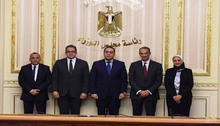 أثناء توقيع الاتفاقية