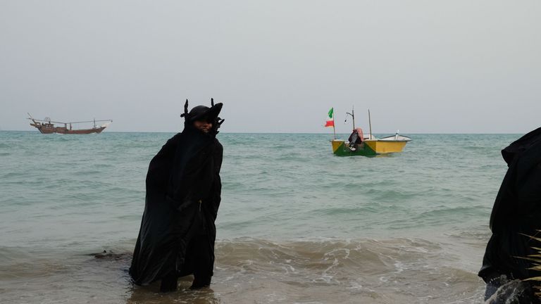 أحد الأعمال المعروضة في بينالي الشارقة