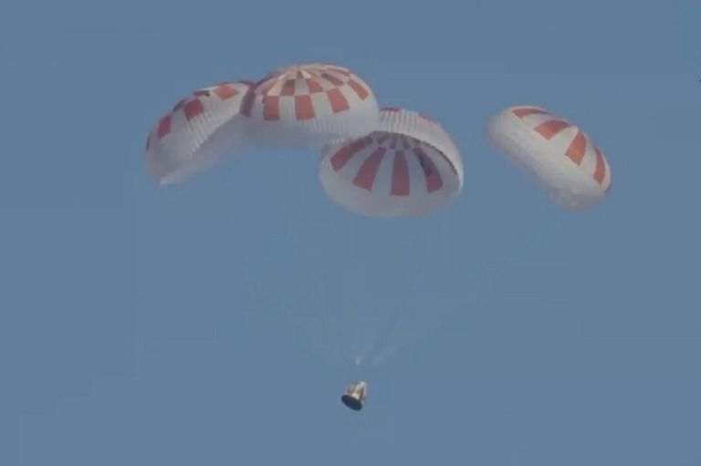 عودة كبسولة "سبيس إكس" غير المأهولة إلى الأرض