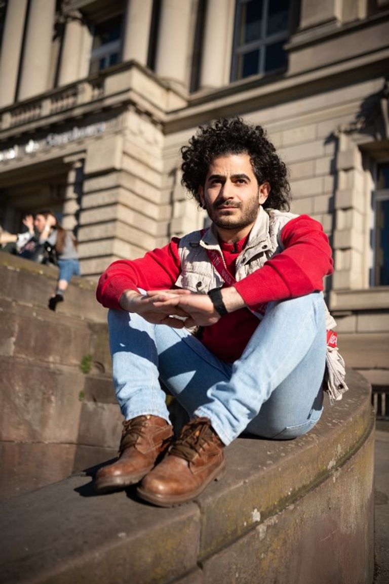 المسرح ملاذ لاجئ سوري في ستراسبورغ