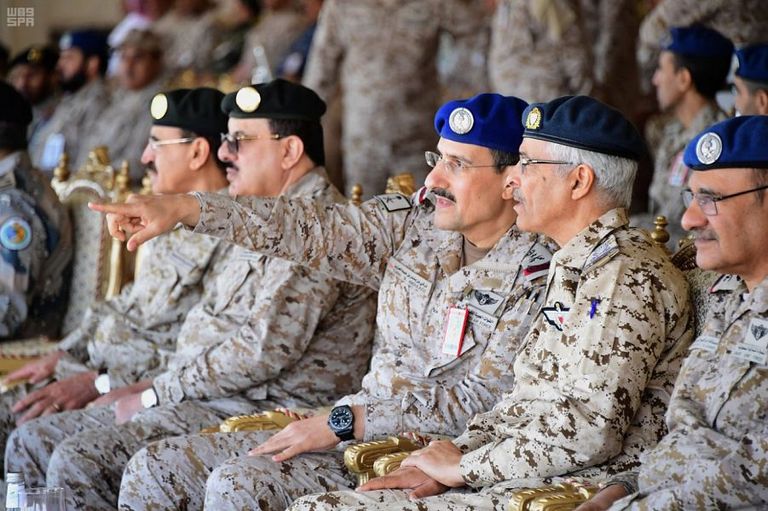 القادة المشاركون في اختتام تمرين "درع الجزيرة المشترك 10"