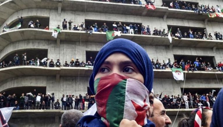 جانب من المظاهرات الحاشدة في الجزائر