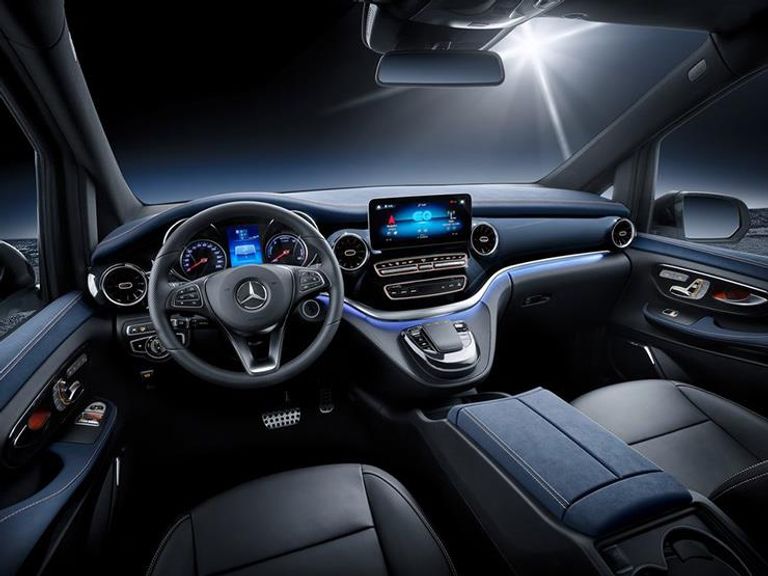 مرسيدس EQ V تنافس بقوة في سوق السيارات الكهربائية