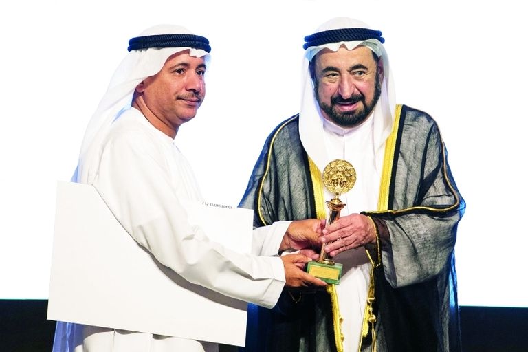 الفنان الإماراتي حميد سمبيج