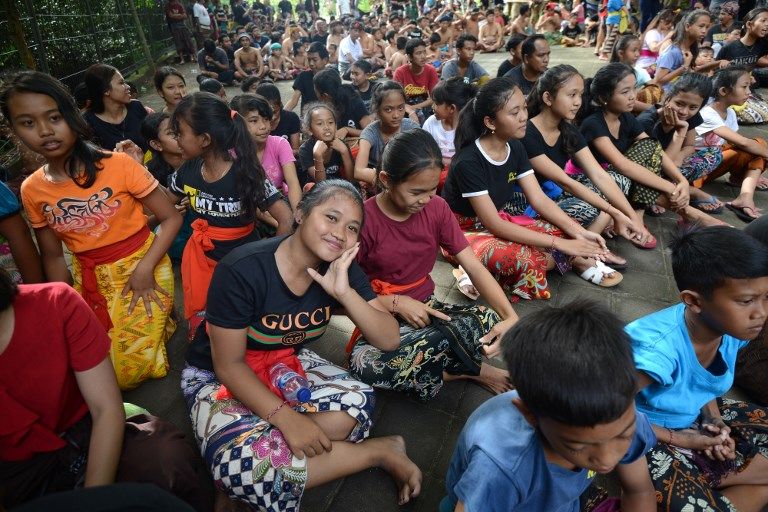 "حمام طين" في جزيرة بالي لطرد الطاقة السلبية