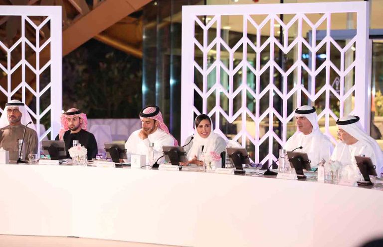 الشيخة بدور بنت سلطان القاسمي خلال ترؤسها الاجتماع