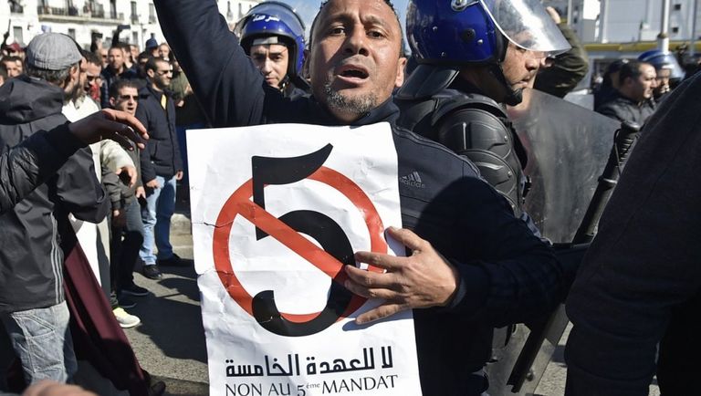 مظاهرات في الجزائر ضد ترشح بوتفليقة لولاية خامسة الحراك الشعبي في الجزائر خلال 57 عاما