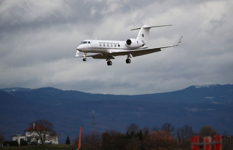 طائرة الرئيس الجزائري عبدالعزيز بوتفليقة تحط في جنيف