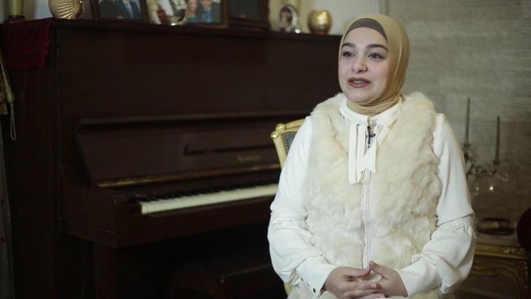 لبنانية تدعم ابنها المصاب بالتوحد بصفحة على "فيسبوك"