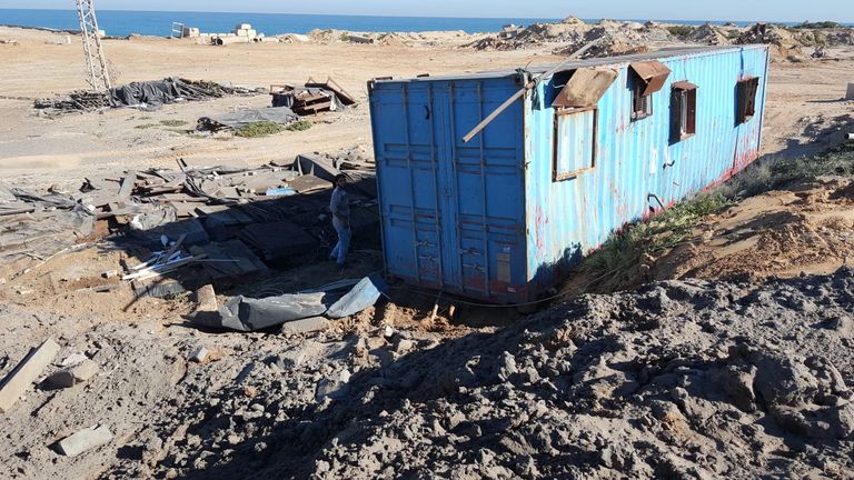 آثار الغارات الإسرائيلية على قطاع غزة