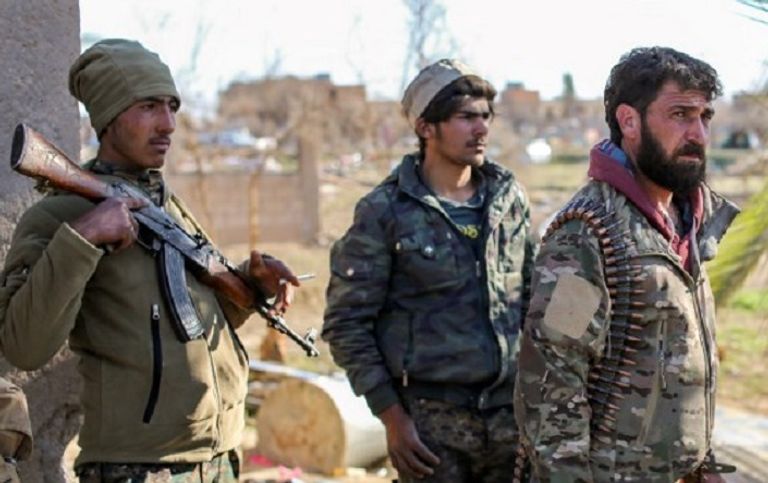 عناصر من قوات سوريا الديمقراطية