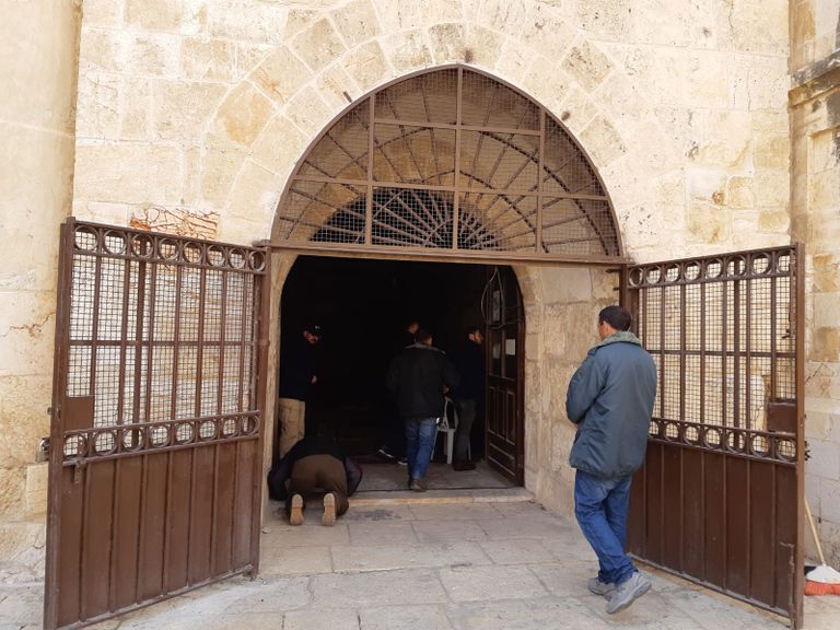 باب الرحمة يوم الجمعة