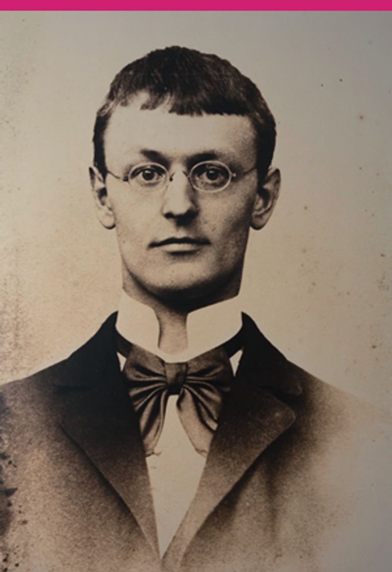 غلاف كتاب "هيرمان هيسه .. سيرة مصورة"