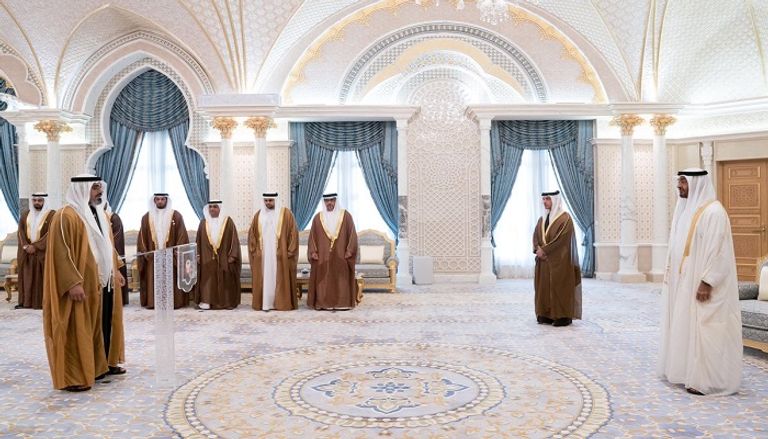 الشيخ محمد بن زايد وأعضاء المجلس التنفيذي لإمارة أبوظبي