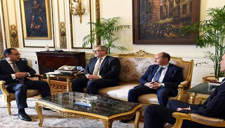 لقاء رئيس الوزراء المصري ورئيس شركة بوش الألمانية