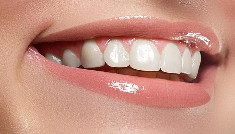 10 نصائح لأسنان صحية.. تناول الفواكه وابتعد عن الشاي والقهوة