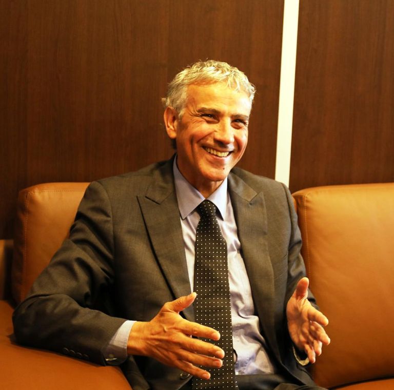 الكاتب المغربي محمد المعزوز