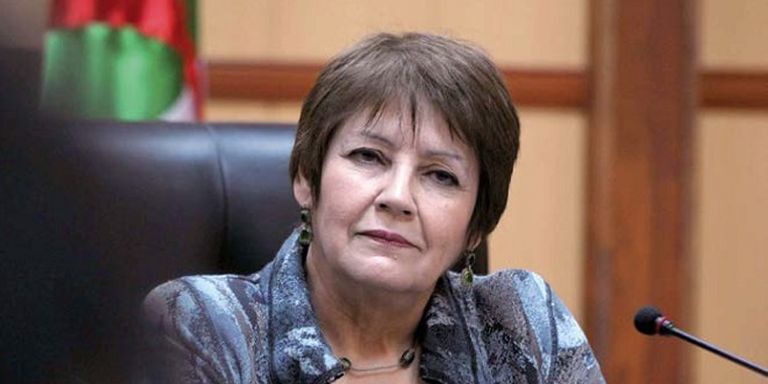 وزيرة التربية والتعليم الجزائرية طلاب جزائريون يشاركون في التظاهر ضد ترشح بوتفليقة لولاية خامسة