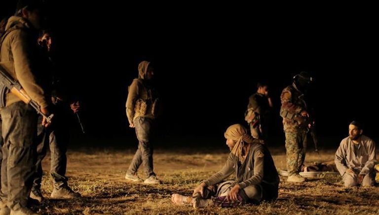 عناصر تابعة لقوات سوريا الديمقراطية