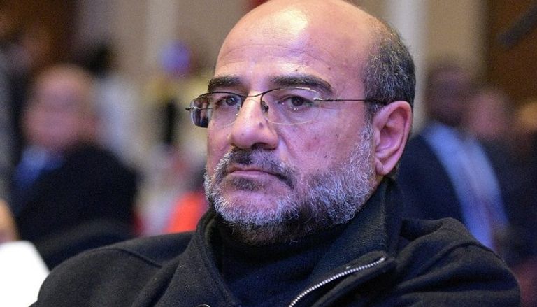 عامر حسين رئيس لجنة المسابقات بالاتحاد المصري لكرة القدم لاعبو الزمالك