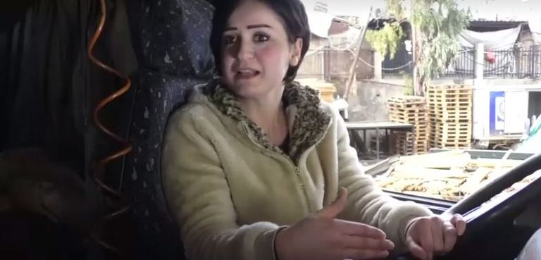 "قيادة الشاحنات" مجال جديد تقتحمه السوريات