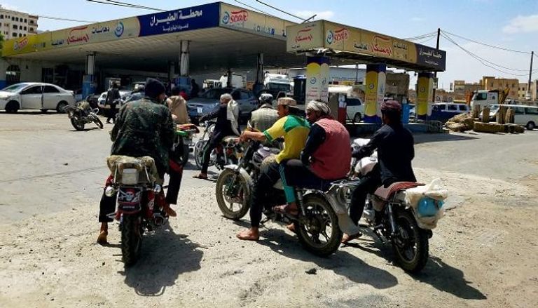 الحوثيون يخلقون أزمة في المشتقات النفطية