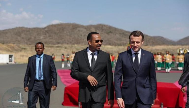 الرئيس الفرنسي إيمانويل ماكرون ورئيس وزراء إثيوبيا
