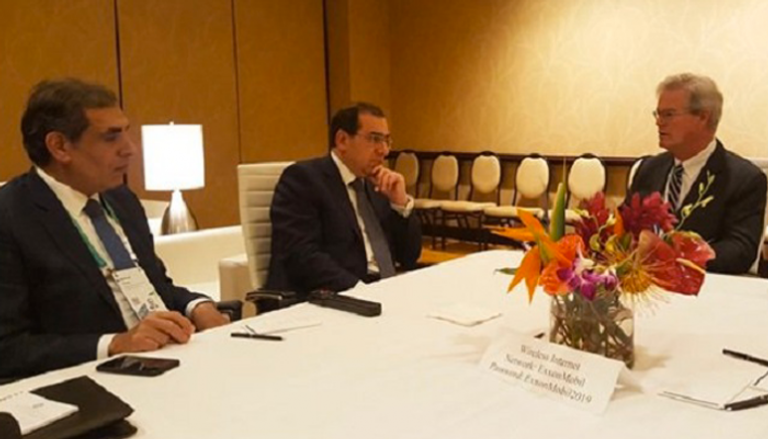 لقاء وزير البترول المصري مع رئيس شركة أكسون موبيل