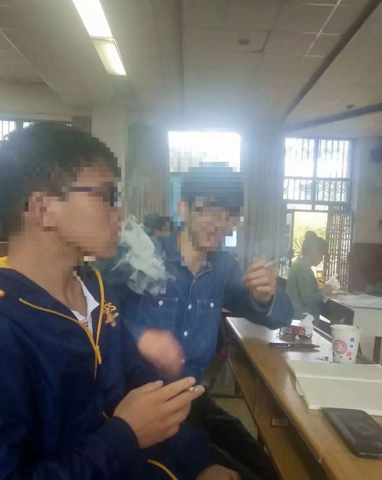 صورة من محاضرة عن التبغ في جامعة يونان