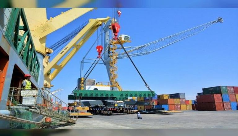 "موانئ دبي العالمية" تزود ميناء "بربرة" بمعدات حديثة