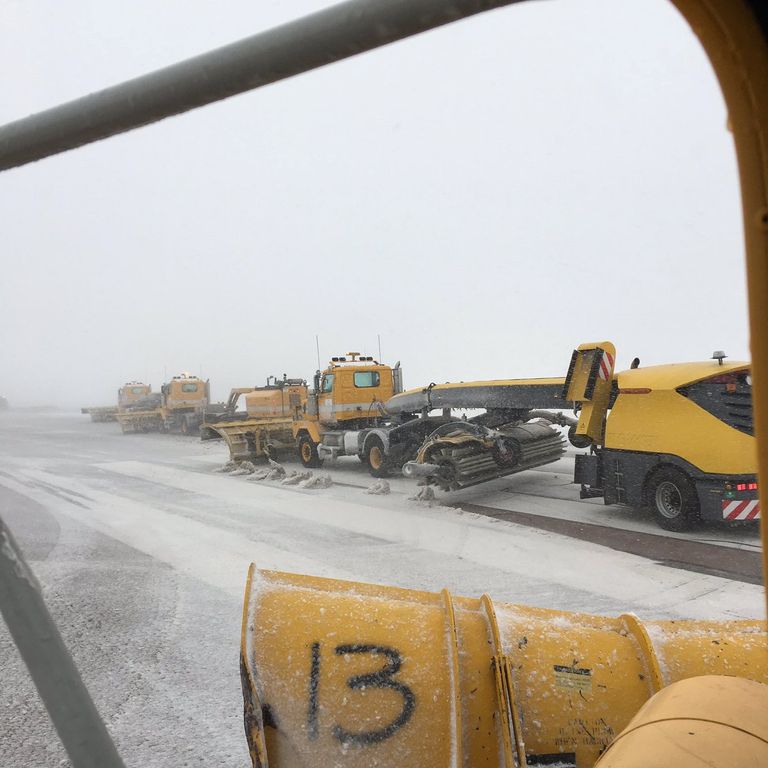 عاصفة ثلجية عنيفة تشلّ الحياة في عدة ولايات أمريكية