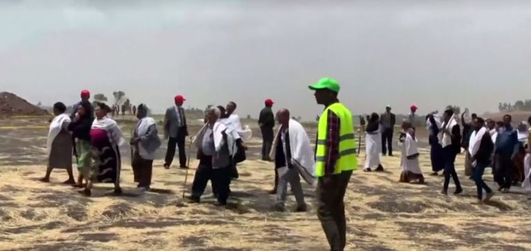 عائلات ضحايا الطائرة الإثيوبية المنكوبة تزور موقع التحطم