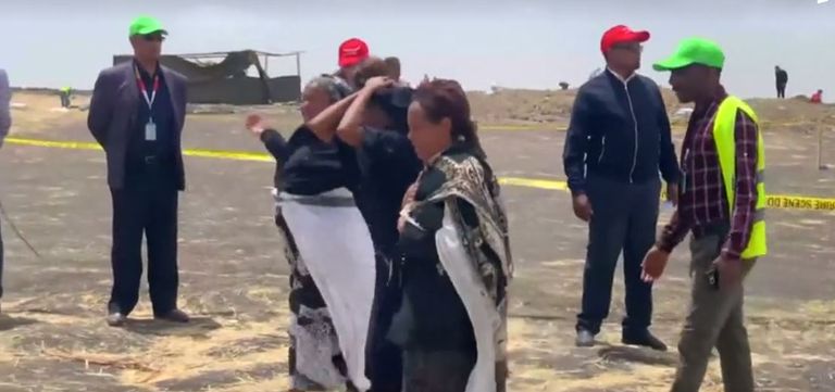 عائلات ضحايا الطائرة الإثيوبية المنكوبة تزور موقع التحطم