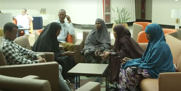 عائلات ضحايا الطائرة الإثيوبية المنكوبة تزور موقع التحطم