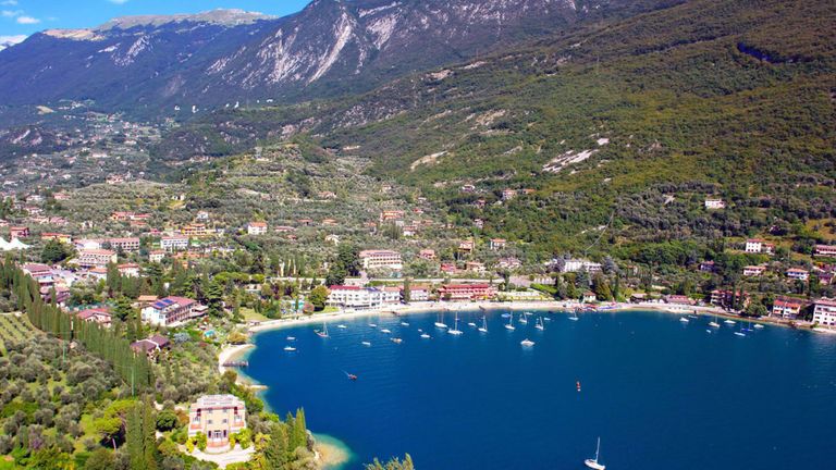 مالشيزيني.. لؤلؤة بحيرة جاردا الإيطالية