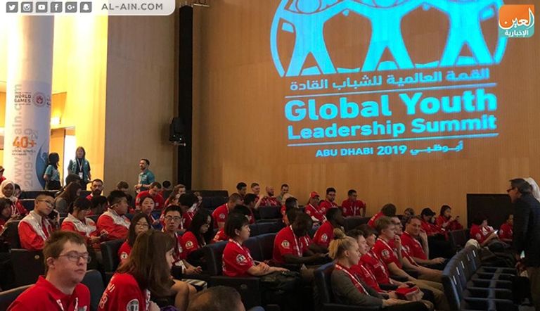 جانب من انطلاق القمة العالمية للشباب القادة في أبوظبي