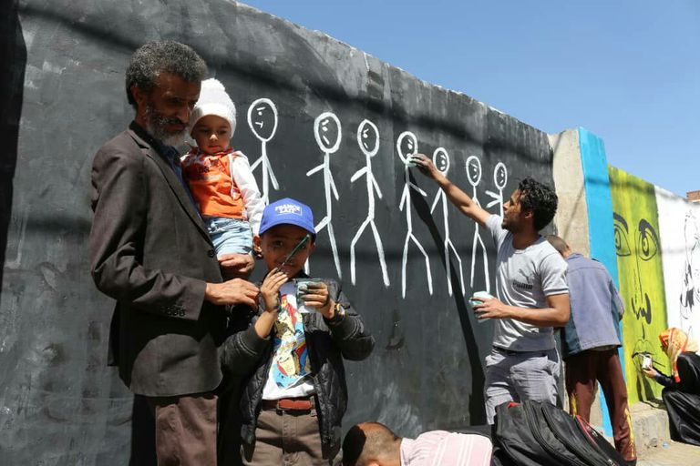 مليشيا الحوثي توقف حملة فنية للرسم في صنعاء