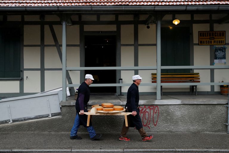 دراسة: موسيقى الهيب هوب تُكسب الجبن نكهة أفضل من موتسارت