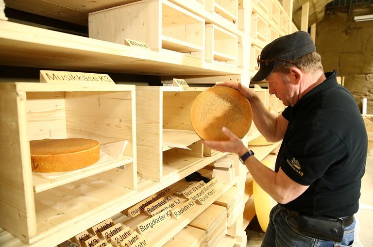 دراسة: موسيقى الهيب هوب تُكسب الجبن نكهة أفضل من موتسارت