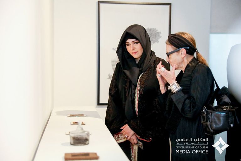 الشيخة لطيفة بنت محمد بن راشد تفتتح معرض "سكة الفني" بدبي