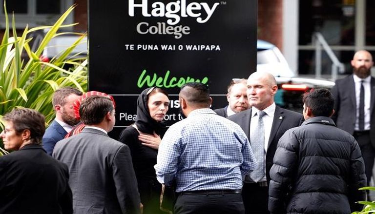 رئيسة وزراء نيوزيلندا تقدم العزاء لأسر الضحايا