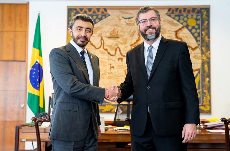  الشيخ عبدالله بن زايد ووزير خارجية البرازيل خلال لقاء اليوم