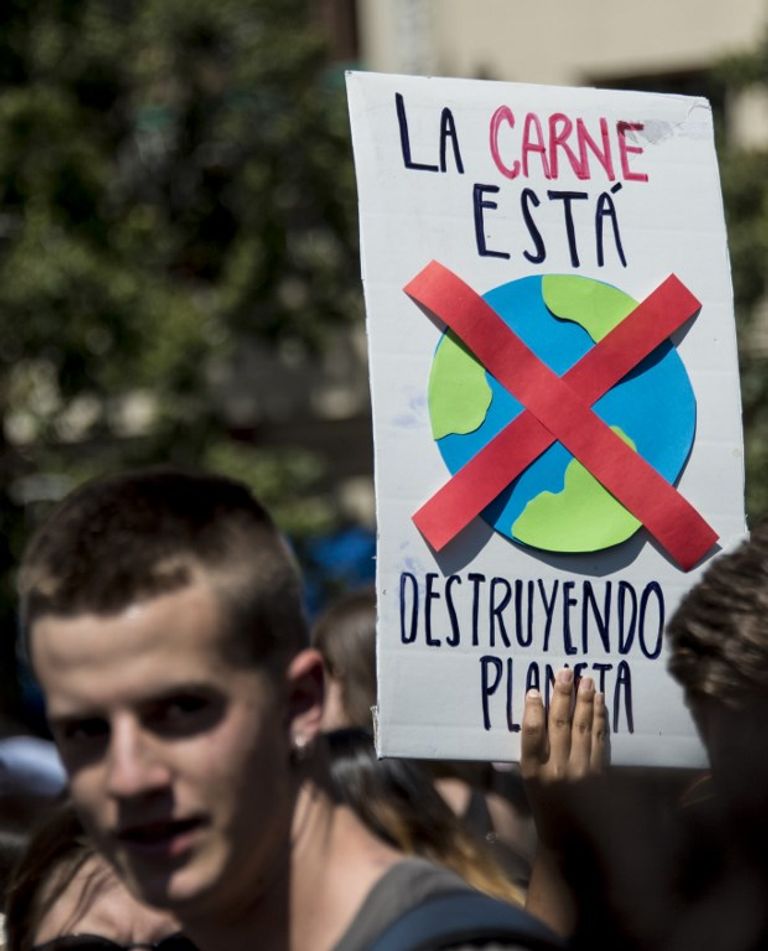 انتفاضة طلابية ضد التلكؤ الرسمي في مواجهة أزمة المناخ