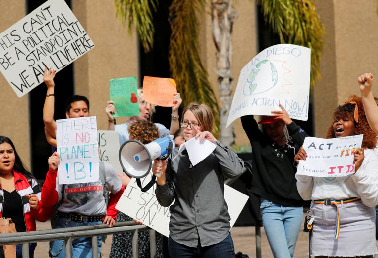 انتفاضة طلابية ضد التلكؤ الرسمي في مواجهة أزمة المناخ