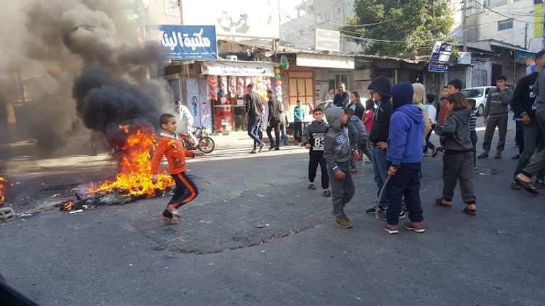 جانب من المظاهرات المناهضة للغلاء وحركة حماس