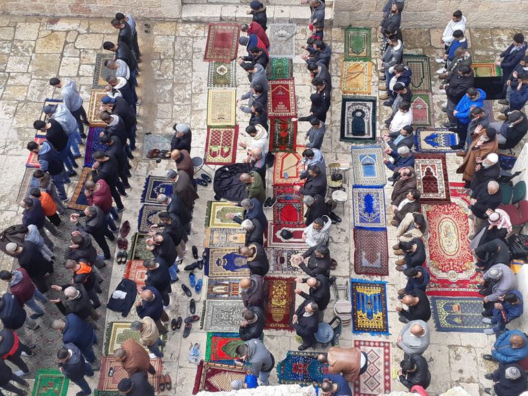 صلاة الغائب في المسجد الأقصى